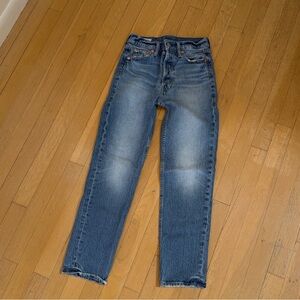 GAP Women’s Straight Leg Jeans in Medium Blue Wash